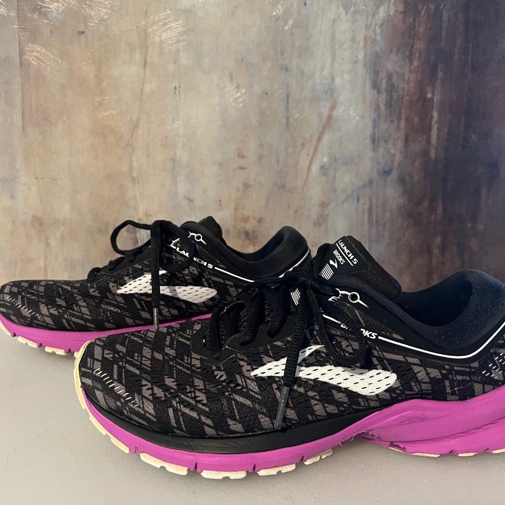 Brooks Launch 5 Running Shoes Women 8 Black Purple Excellent 1202661B090